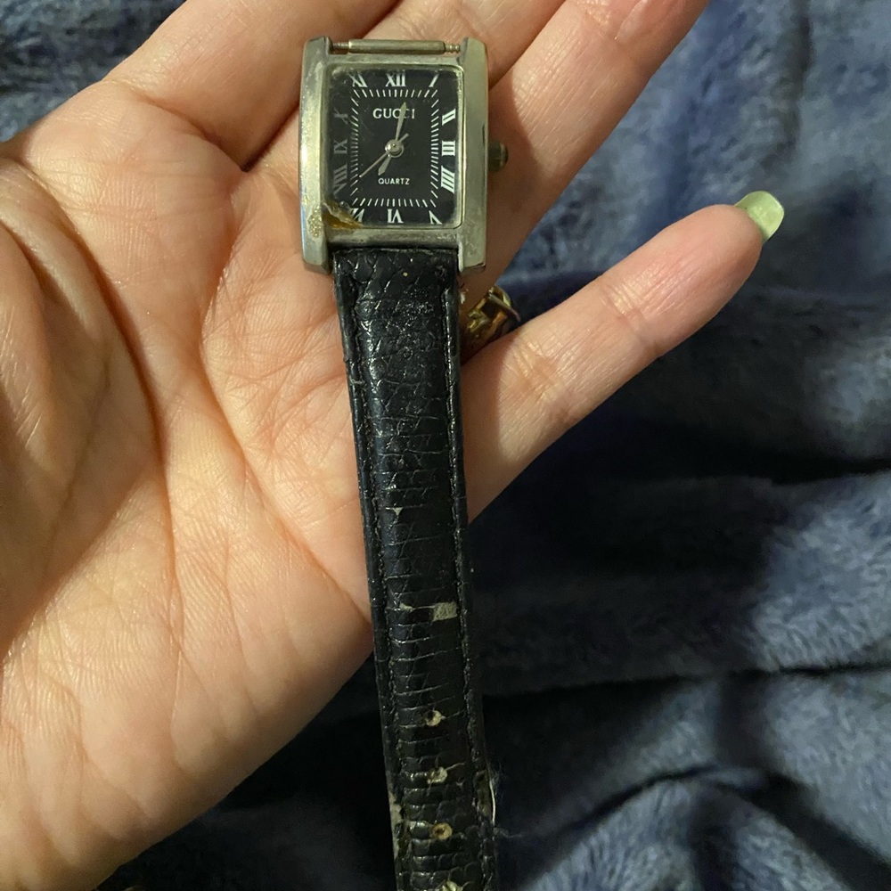 Gucci Black Leather Strap Stainless Silver-Tone Rectangular Watch